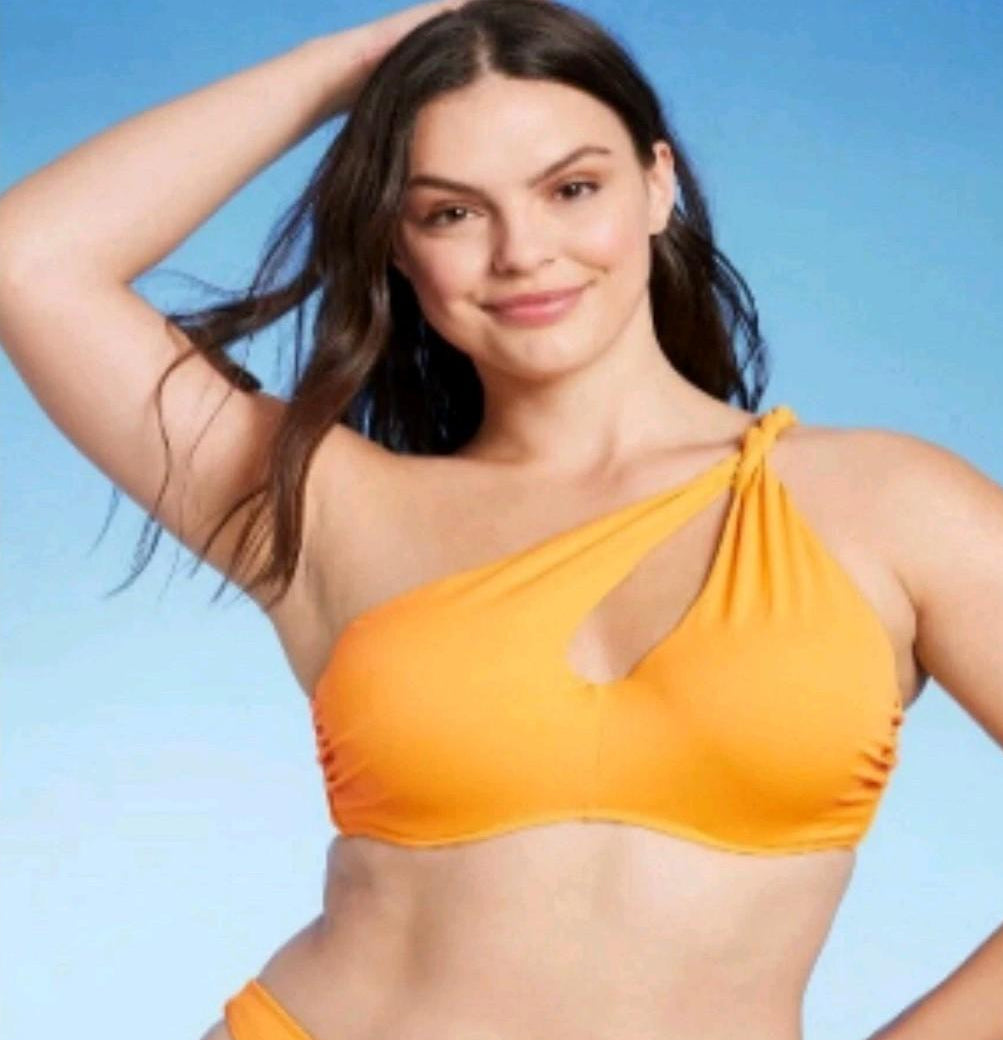 Twisted one Shoulder Keyhole Bikini top